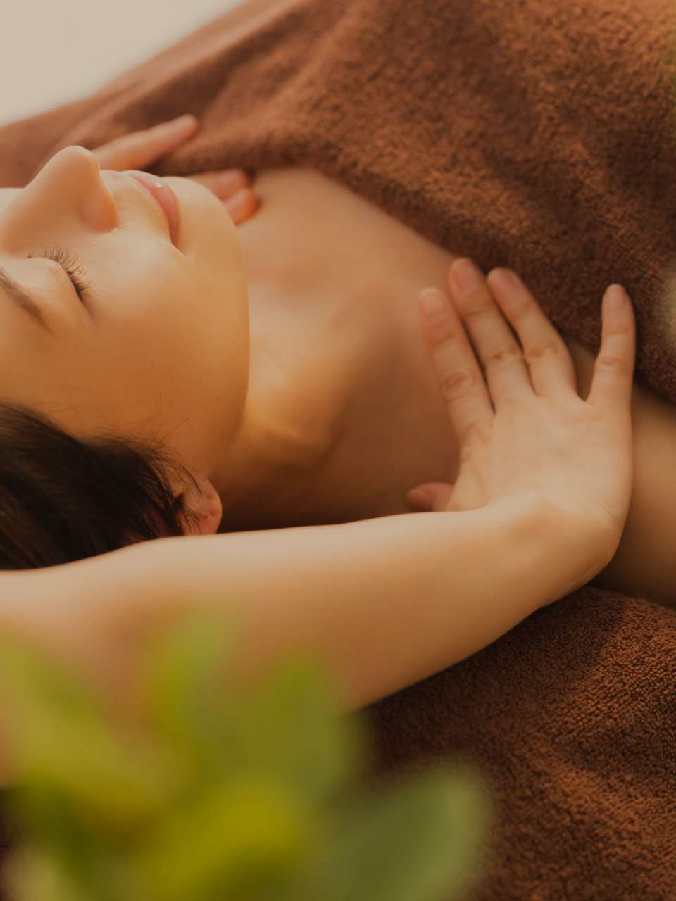 リラクゼーションマッサージの施術イメージ写真